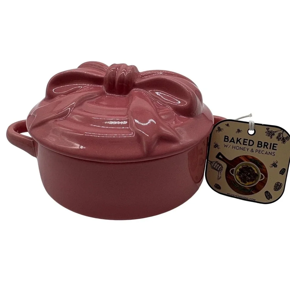 Wild Eye Designs Baked Brie Dish‎ Pink New Bow Lid Ceramic Bake NWT
